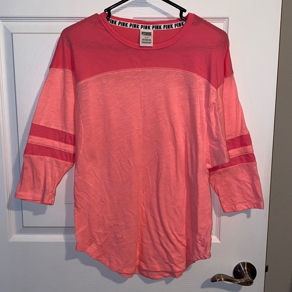 ⚡️3/$18⚡️ VS PINK 3/4 length Top